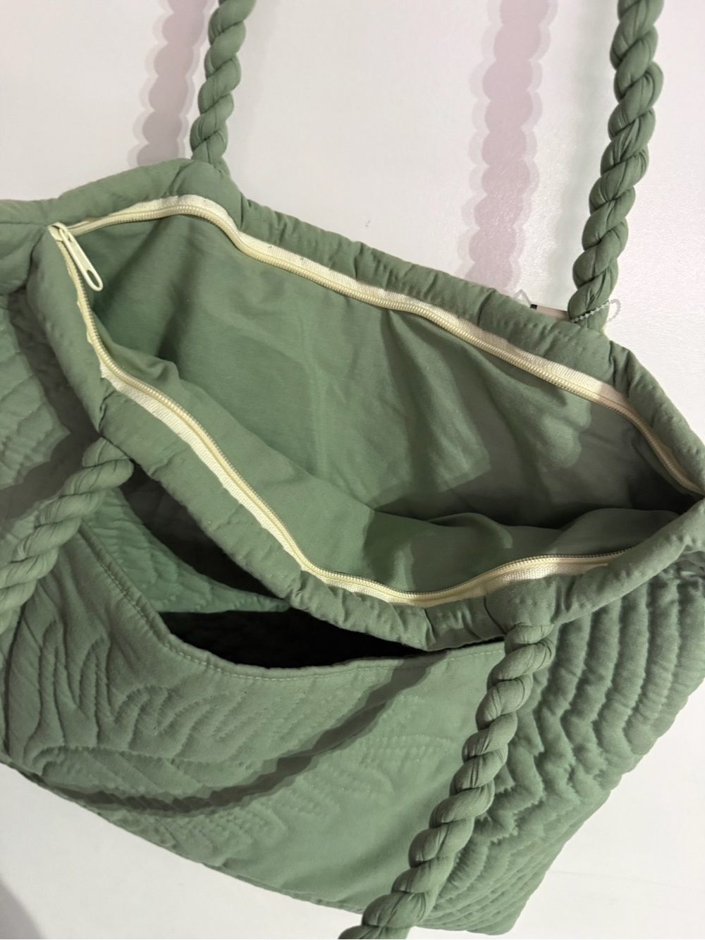 BNWT Island Attitudes For The Home Green Quilted Tote Bag View 4